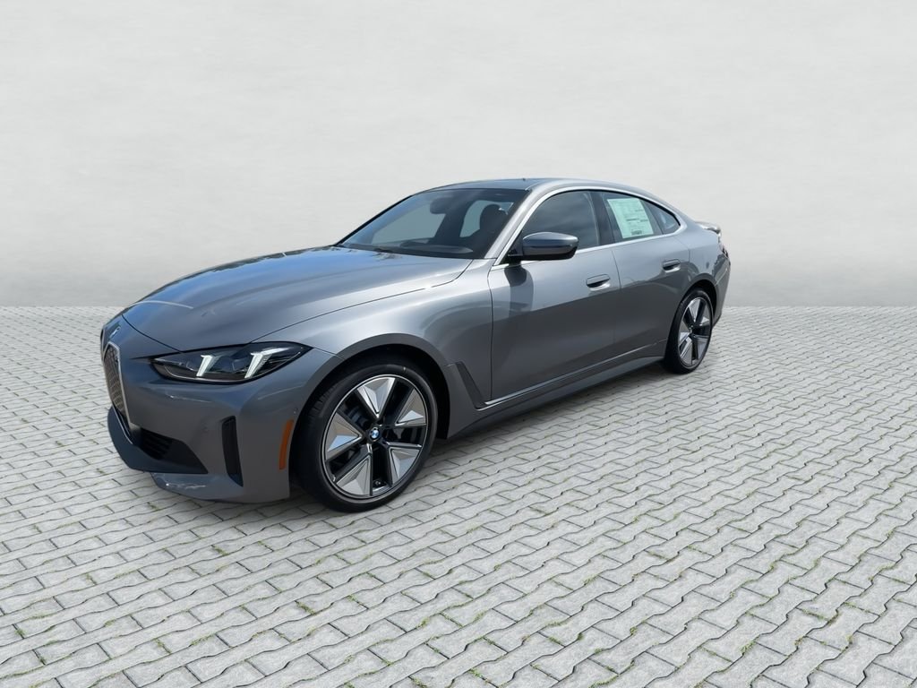 New 2026 Skyscraper Grey Metallic BMW xDrive40 image 4