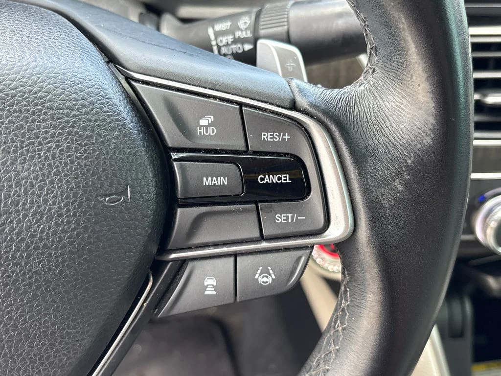 Certified Used 2018 Beige Honda Touring image 18