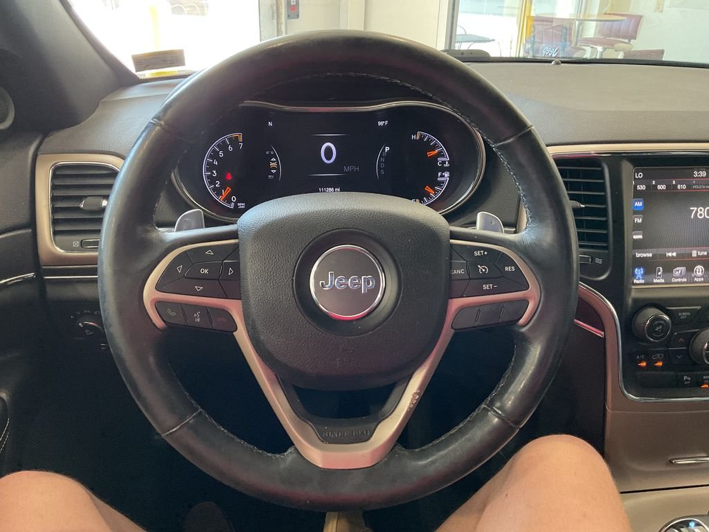Used 2015 White Jeep Limited image 21