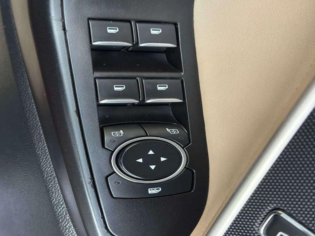 Used 2020 Black Ford XLT image 19