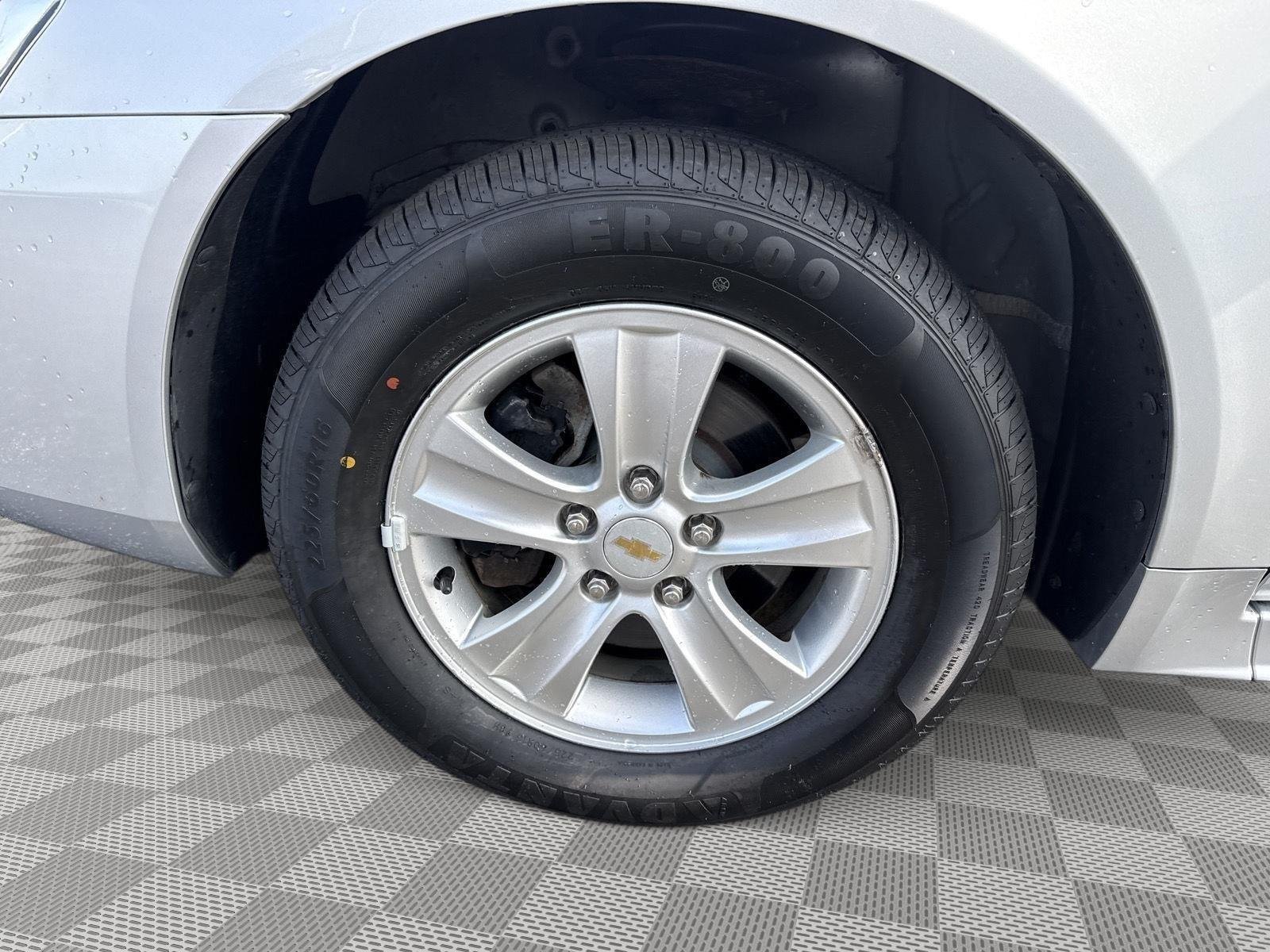 Used 2014 Silver Ice Metallic Chevrolet LS image 7