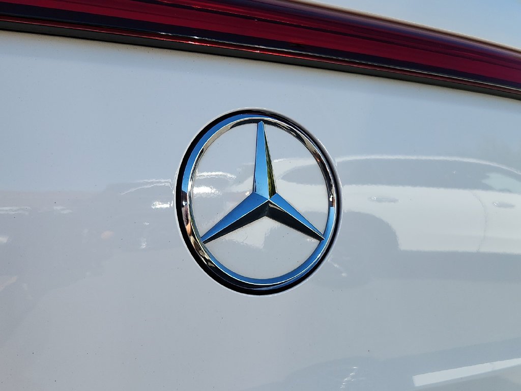 Used 2023  Mercedes-Benz 300 image 32