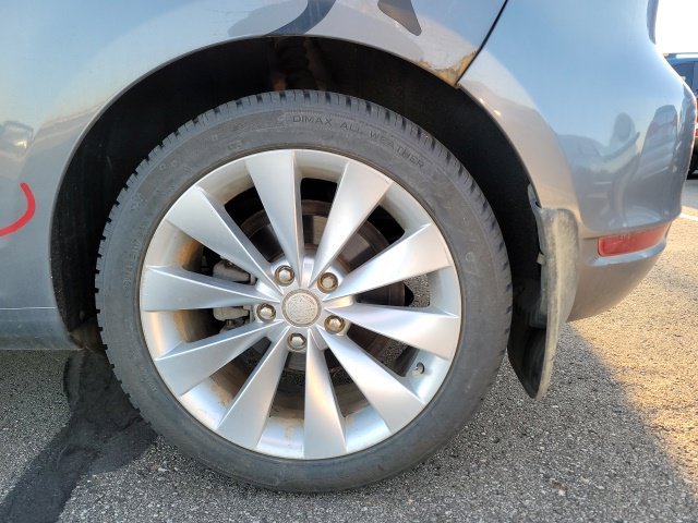 Used 2012 United Gray Metallic Volkswagen 2.5L image 11