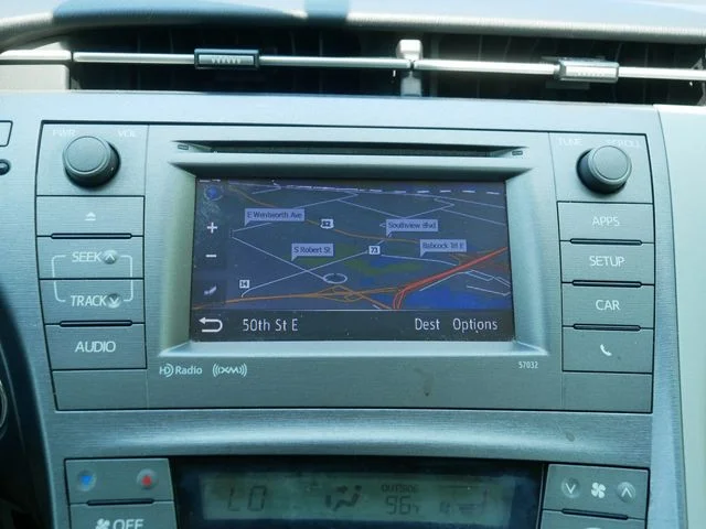 Used 2013 Pearl Toyota Three image 29