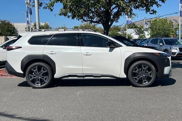 New 2026 CRYSTAL WHITE PEARL Subaru Limited image 3