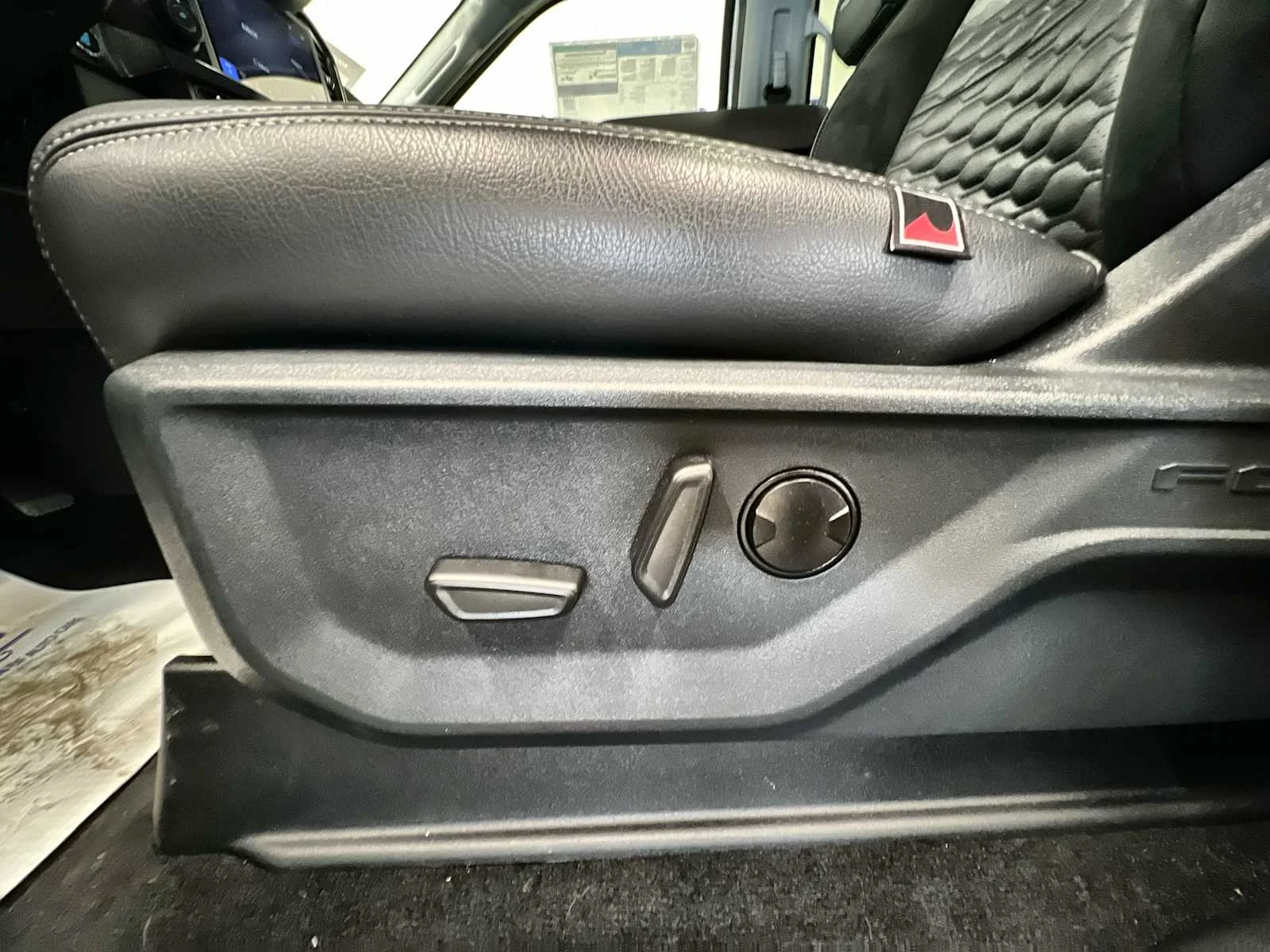 New 2026 Star White Metallic Tri-Coat Ford LARIAT image 14