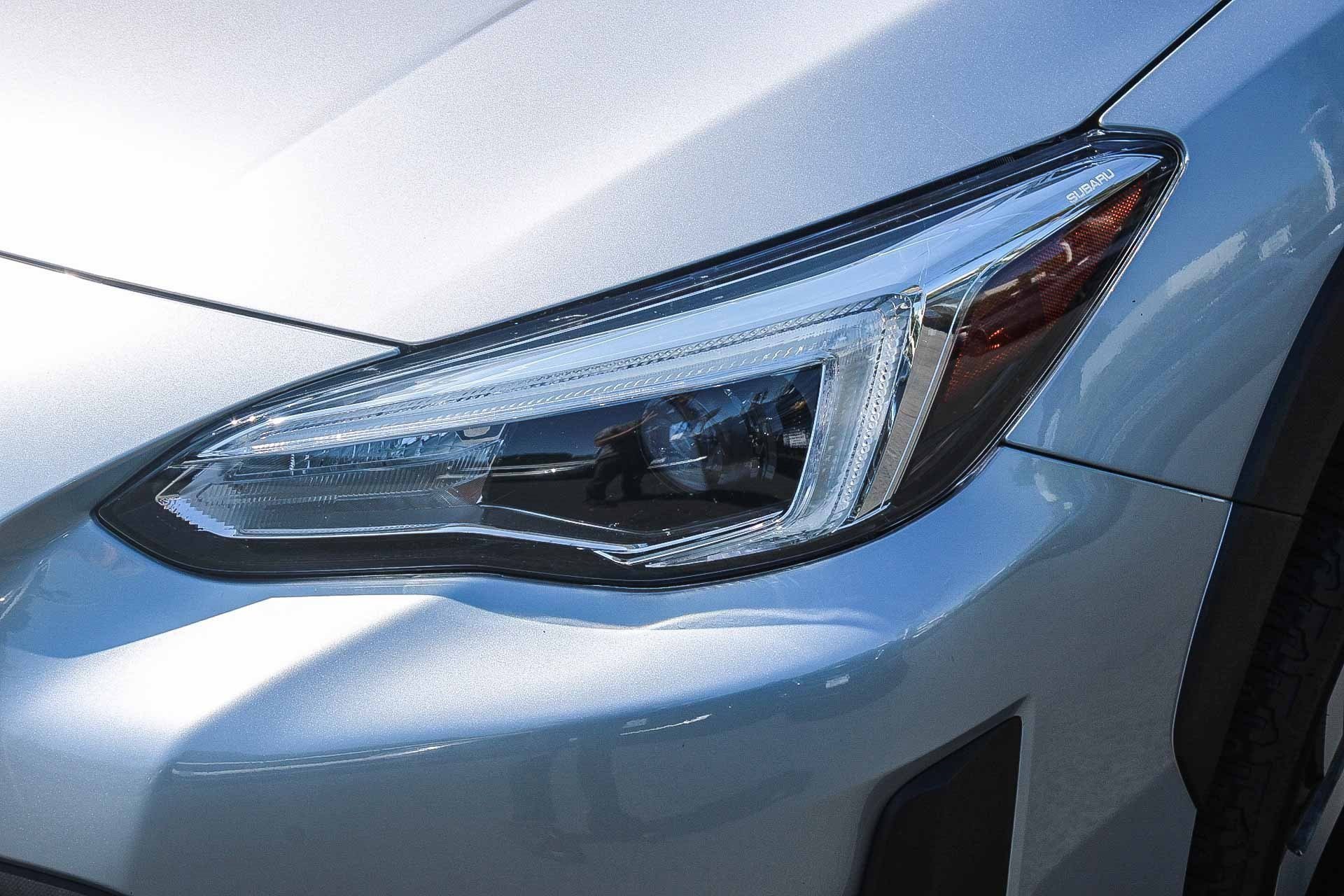 Used 2022 Ice Silver Metallic Subaru Limited image 4
