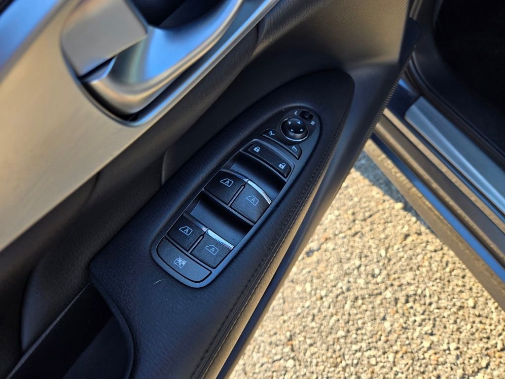 Used 2016 Gray INFINITI 3.7X image 12