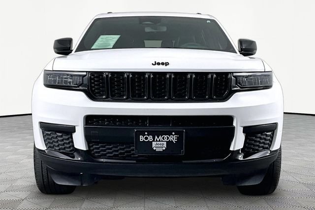 Used 2023 White Jeep Altitude image 2