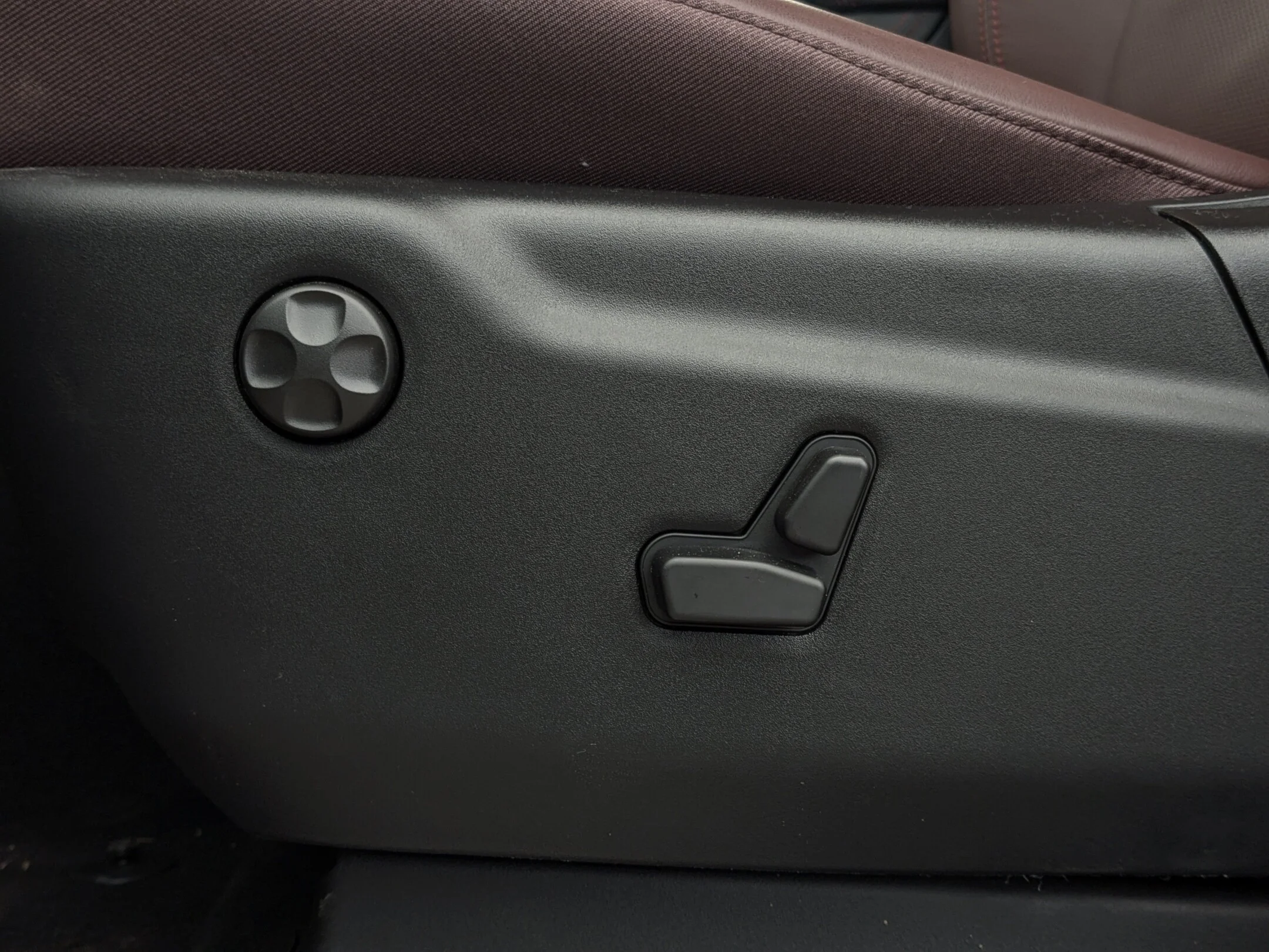 New 2026 Black Dodge GT Plus - - Pkg 2BH - 2nd Row Captain Chairs - Ventilated Seats - Wireless Charging & More! image 14