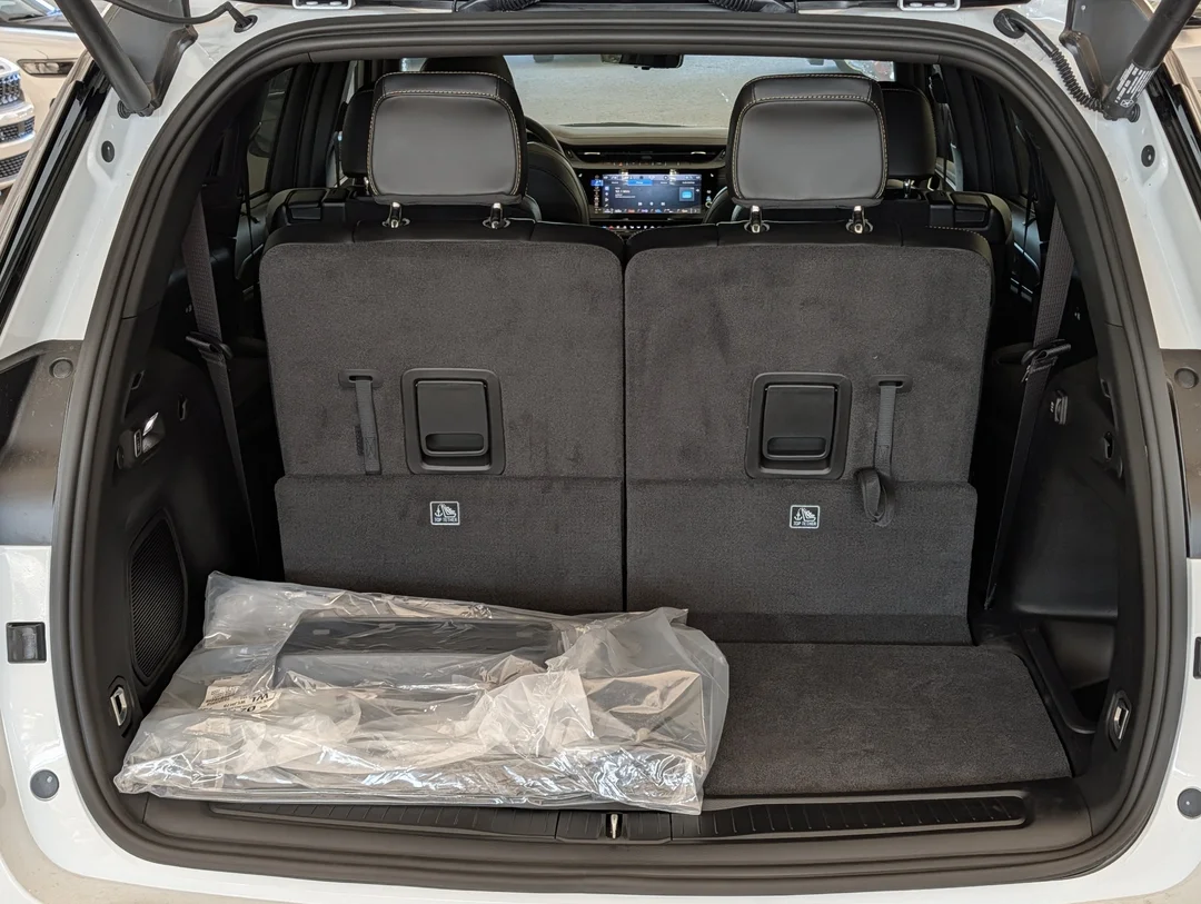 New 2026 White Jeep 85th Anniversary - - 4x4 - 324HP Turbo Hurricane I4 - 3rd Row Seating - Blind Spot Monitor & More! image 31