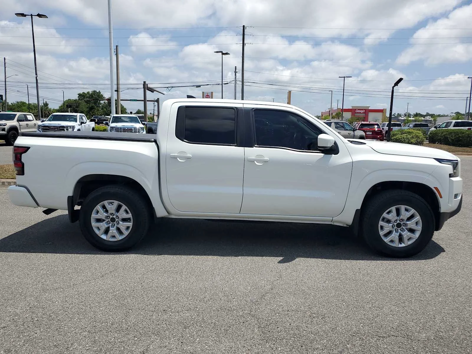 2023 Nissan Frontier SV - Photo 7
