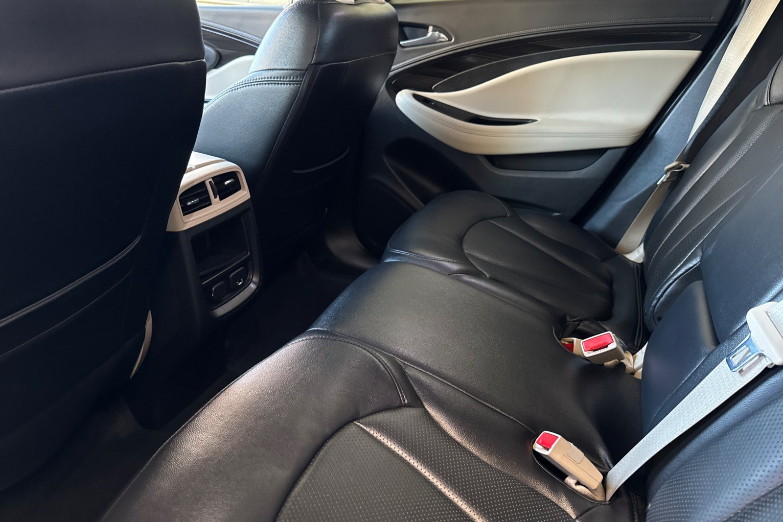 Used 2019 Ebony Twilight Metallic Buick Preferred image 12