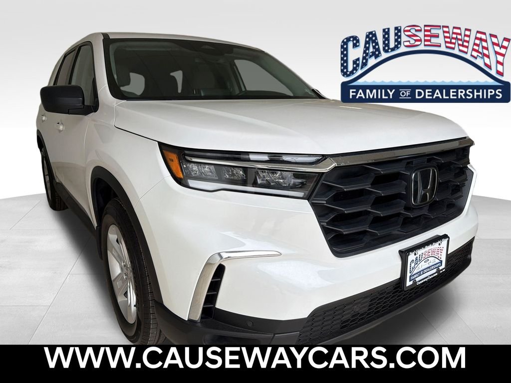 Used 2023 Platinum White Pearl Honda LX image 1