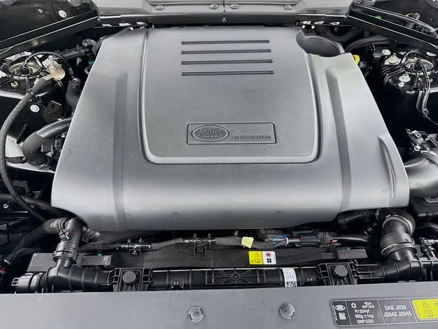 New 2026 Santorini Black Land Rover S image 31