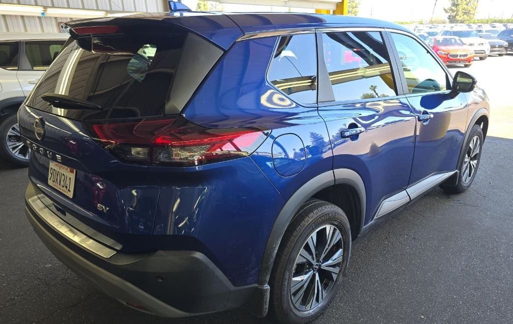 Used 2023 Blue Nissan SV image 4