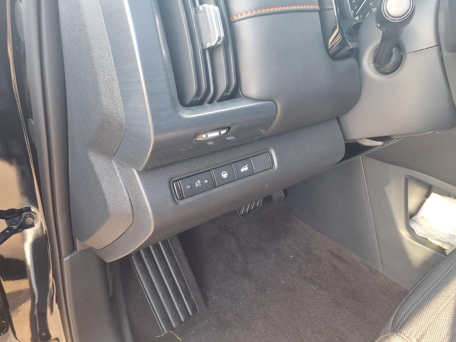 2026 Nissan Pathfinder Rock Creek® Black at Robbins Nissan