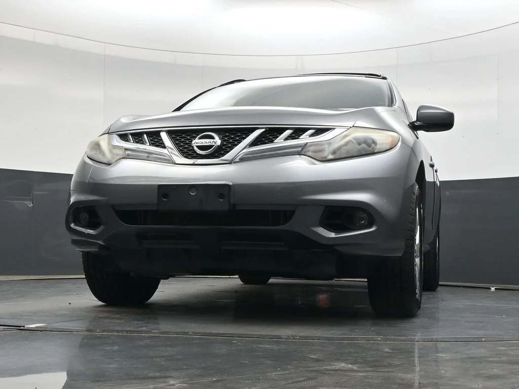 Used 2013 Gray Nissan SL image 46