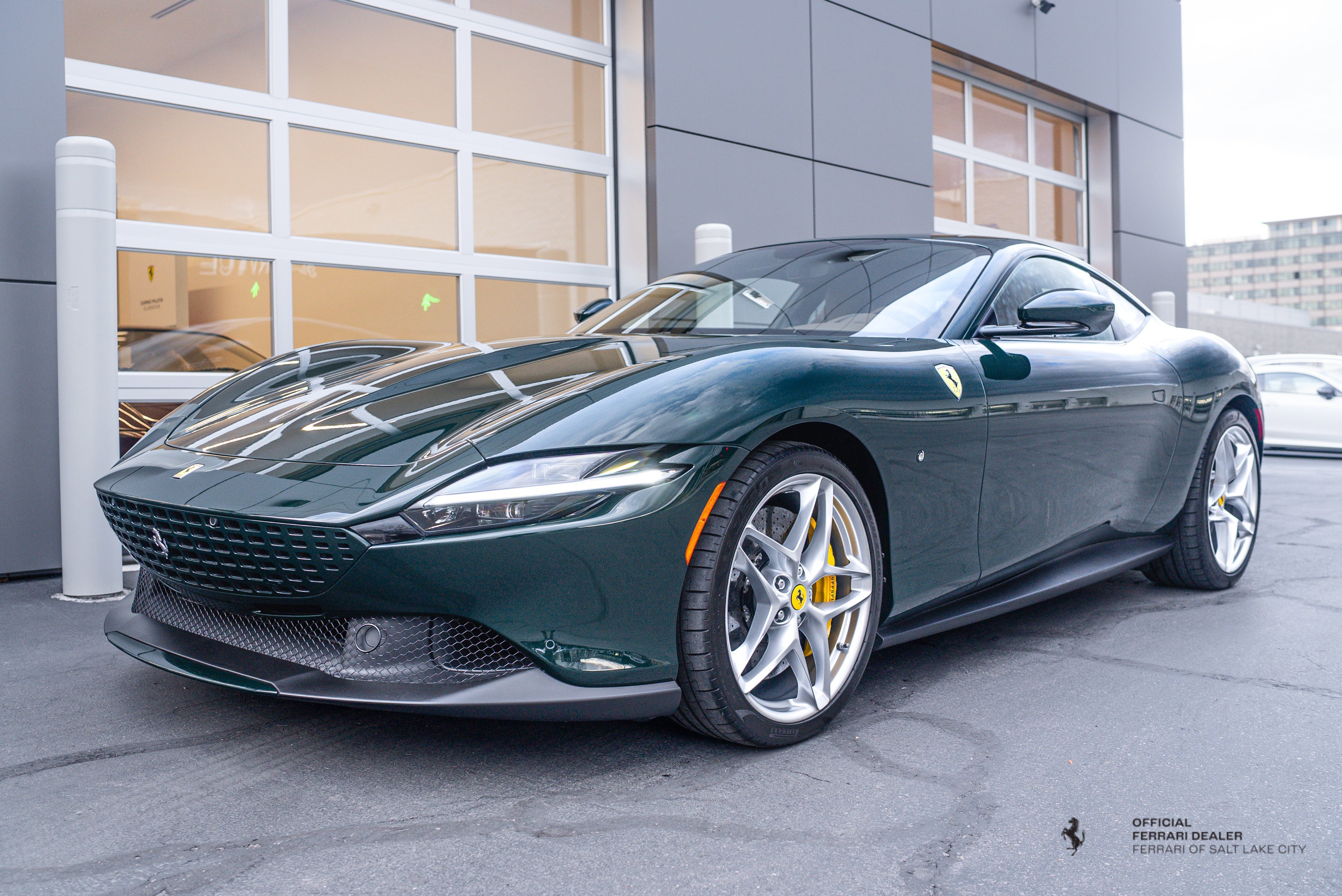 2022 Ferrari Roma Base