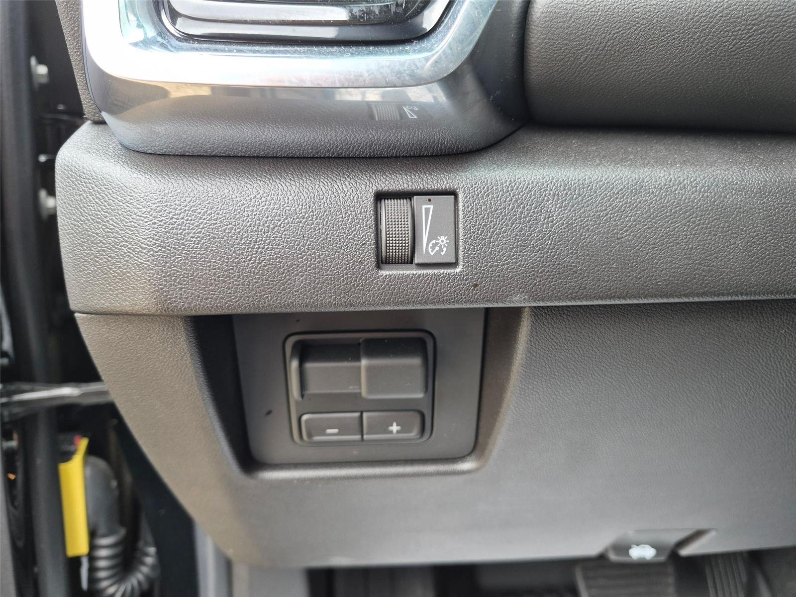 Used 2026 Onyx Black GMC 2WD Elevation image 15