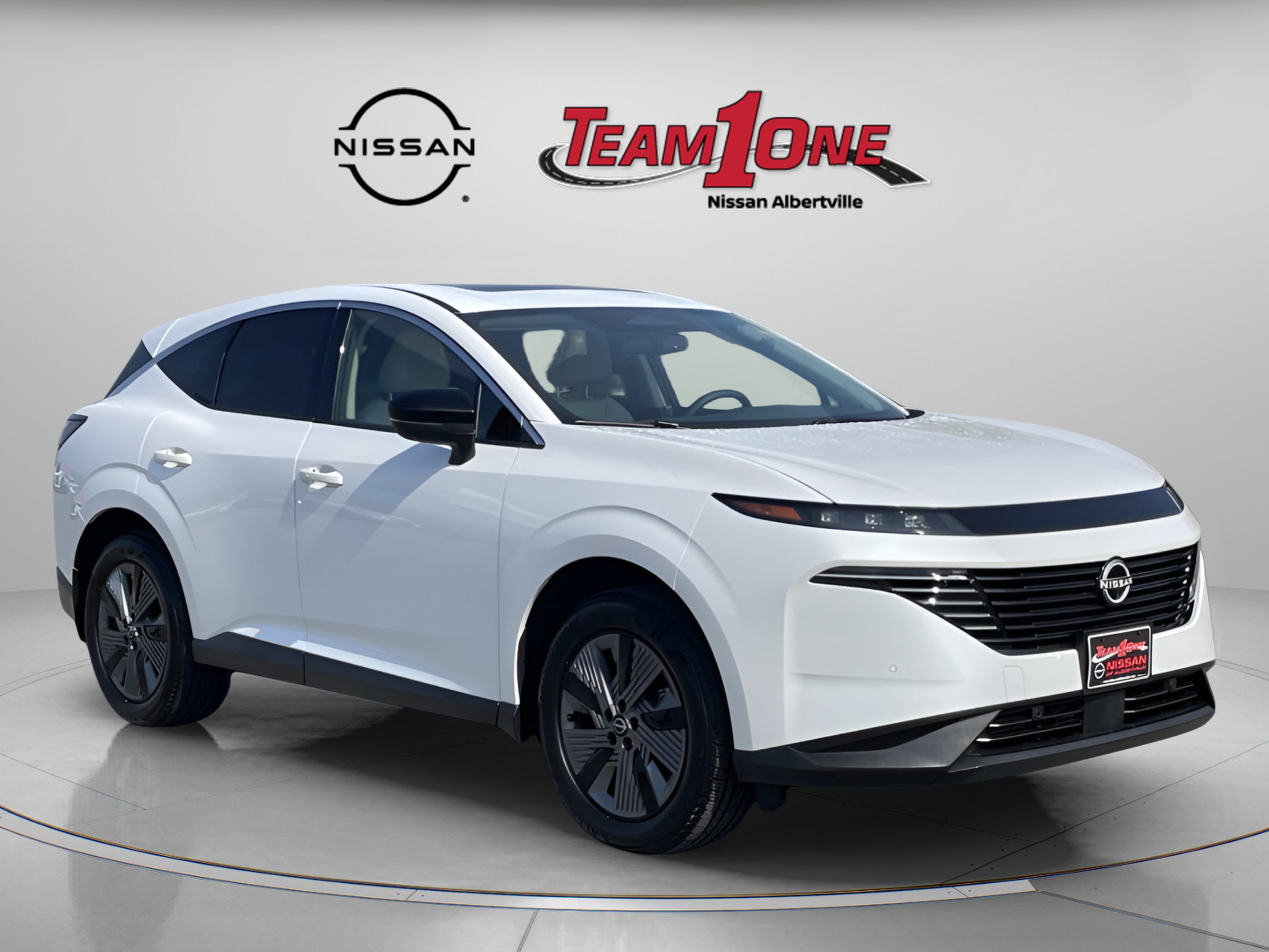 Used 2025 White Nissan SL image 1