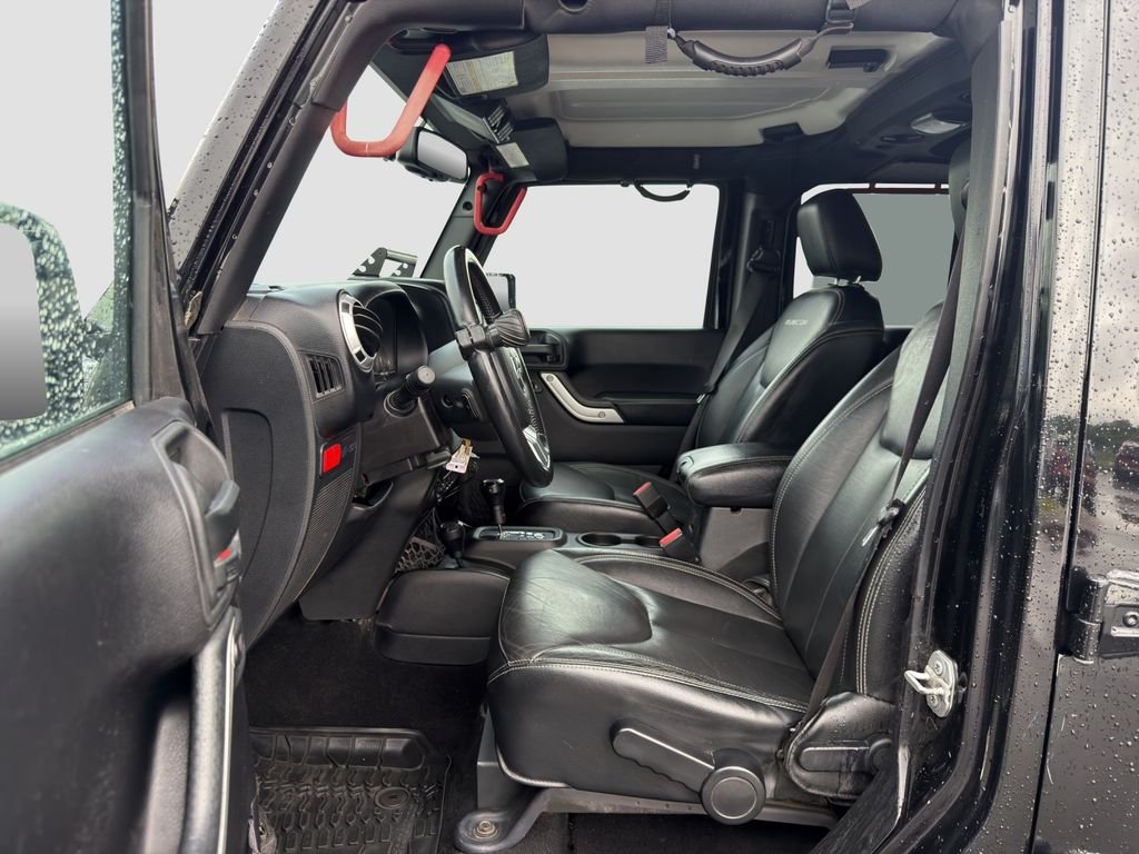 Used 2016 Black Jeep Unlimited Rubicon image 23