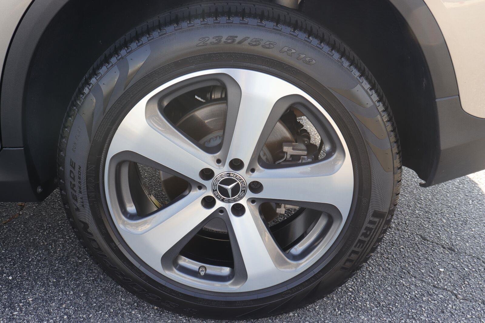 Used 2019 Mojave Silver Metallic Mercedes-Benz GLC 300 image 35