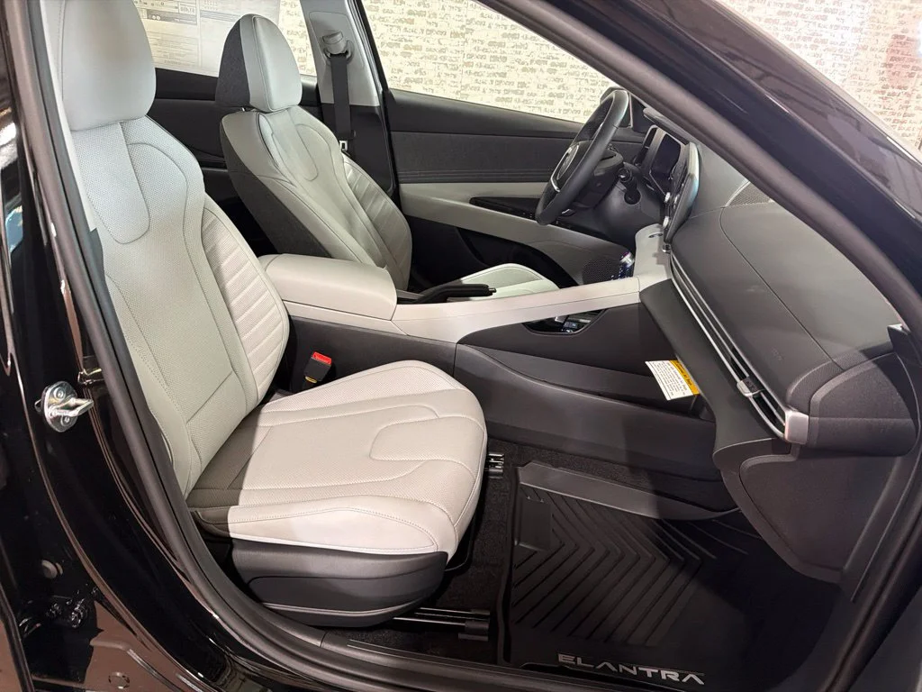 New 2026 Abyss Black Hyundai SEL Sport Plus image 10