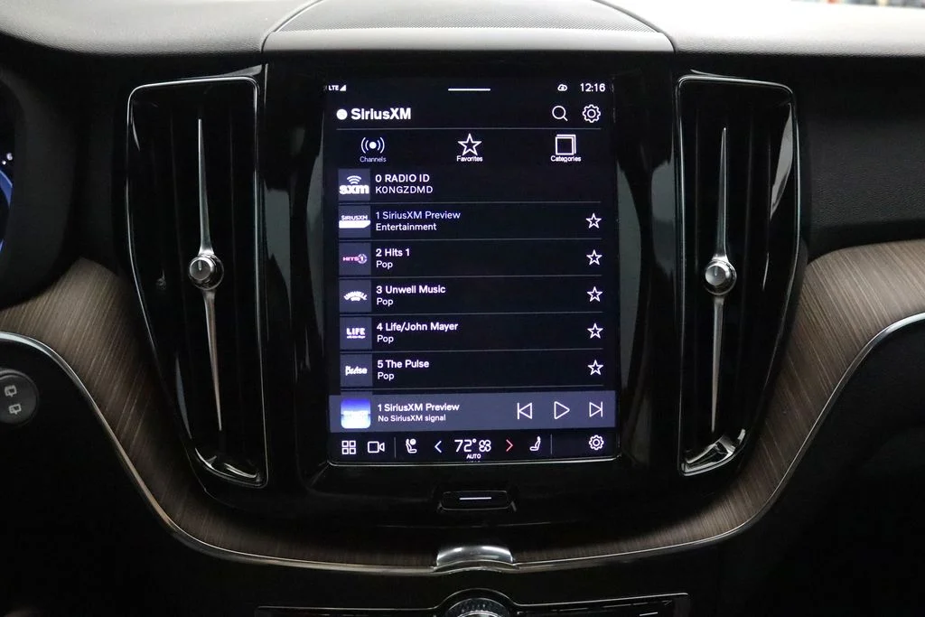2022 Volvo XC60 Momentum - Photo 22