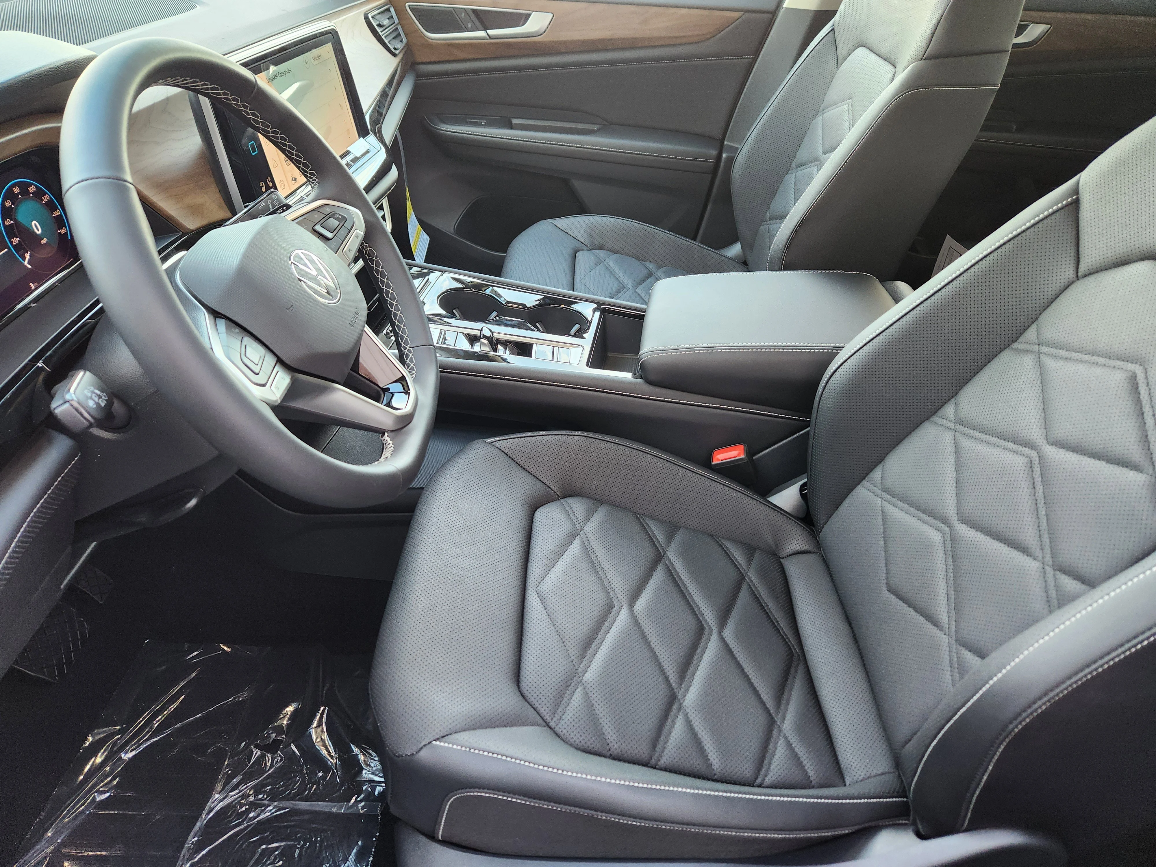 New 2026 White Volkswagen 2.0T SE w/Technology image 9