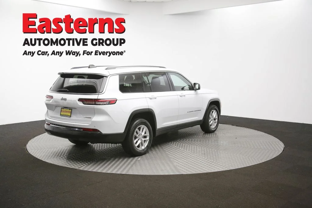 Used 2023 White Jeep Laredo image 44