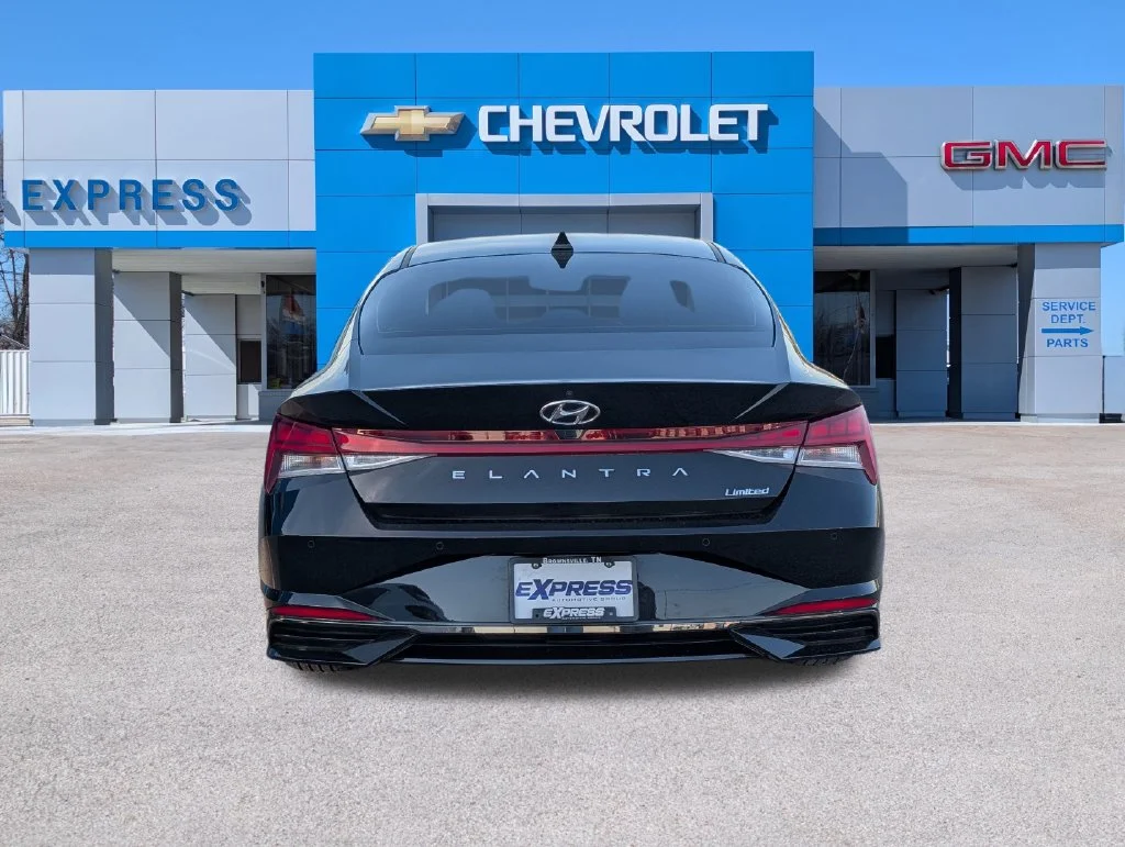 Used 2023 Black Hyundai Limited image 4