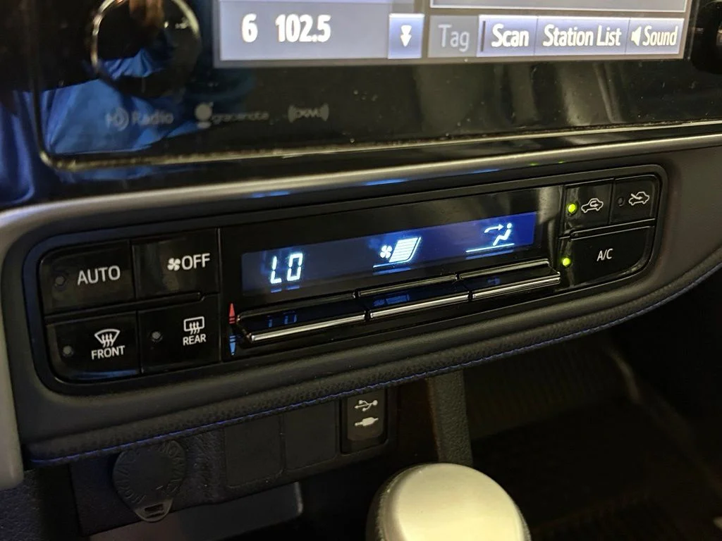 Used 2018 Gray Toyota SE image 26