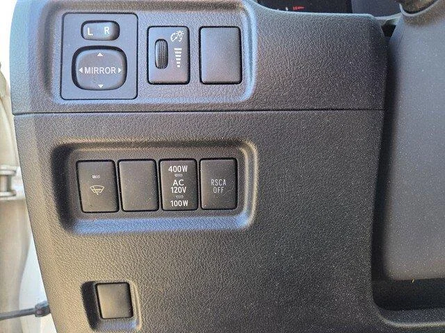 Used 2010 Blizzard Pearl Toyota Limited image 12