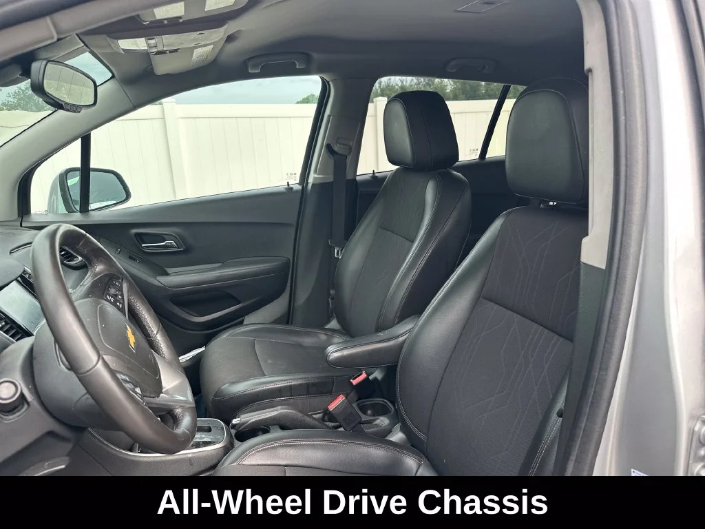 Used 2017 Silver Chevrolet LT image 11