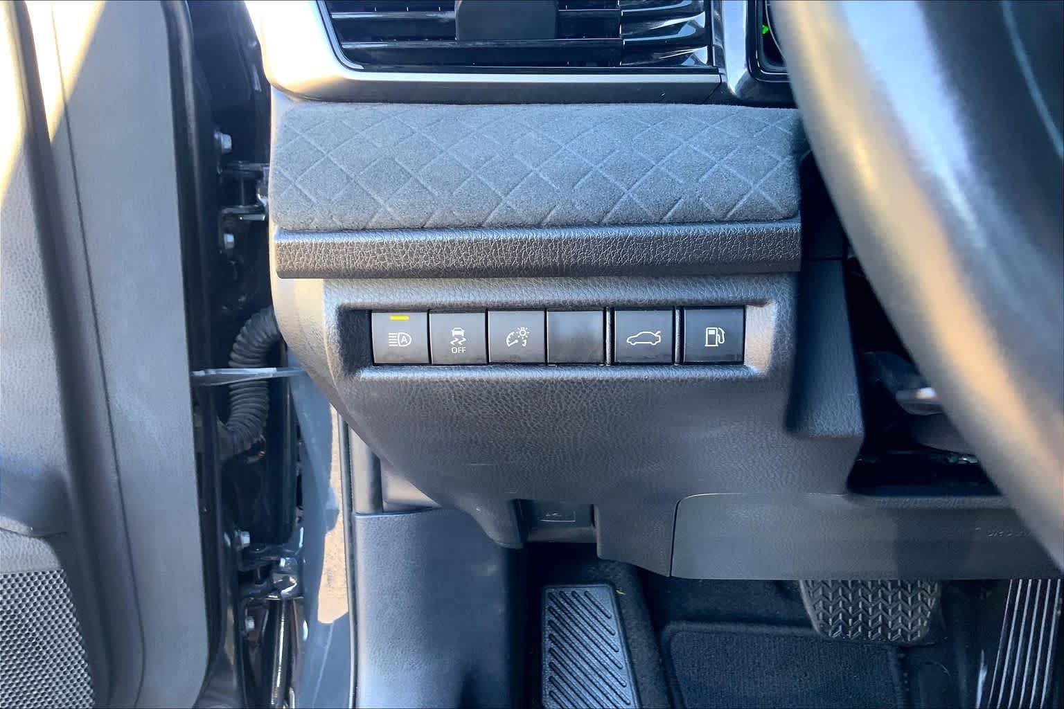 Used 2025 UNDERGROUND Toyota XLE image 36