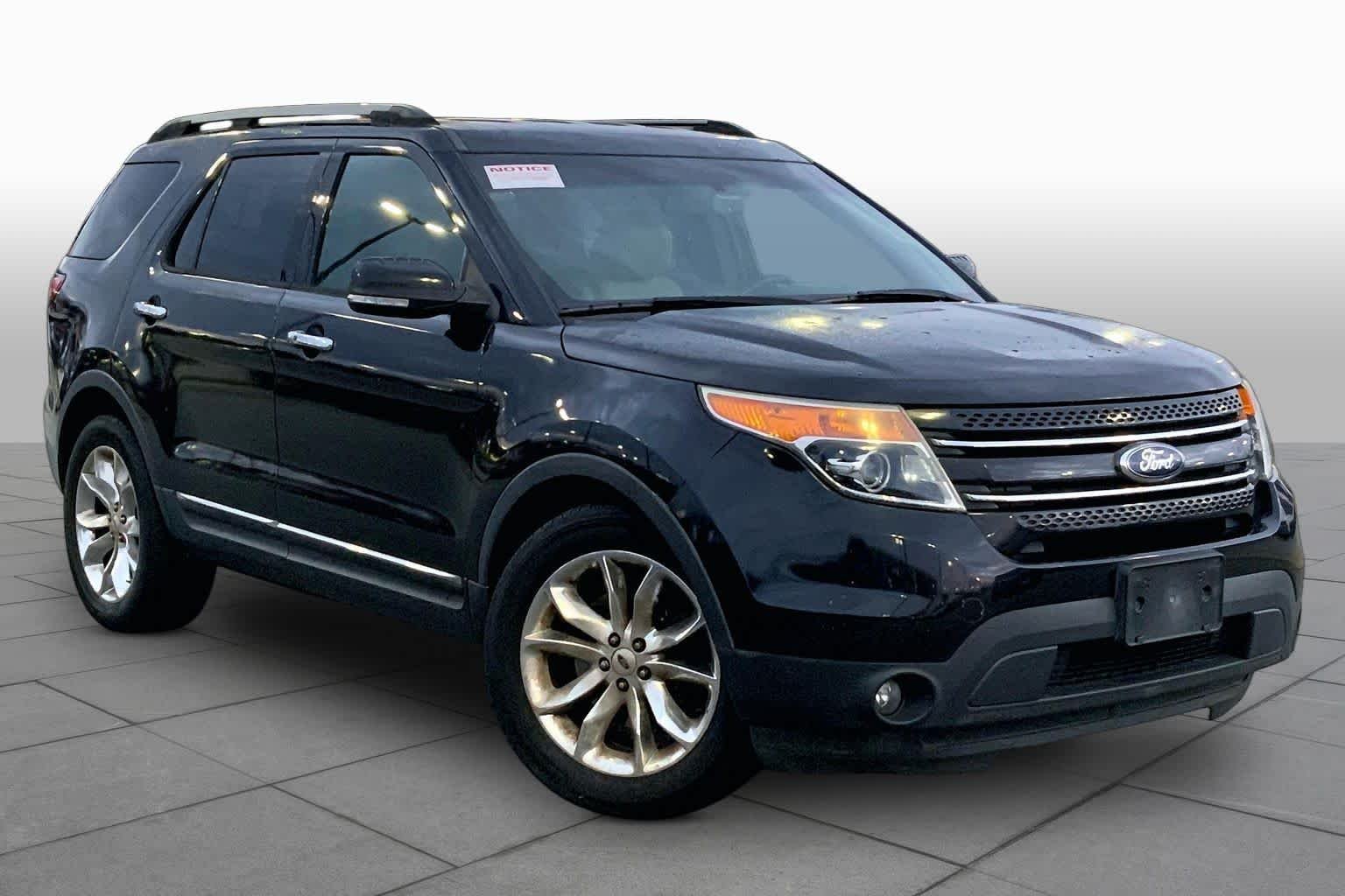 Used 2014 Tuxedo Black Metallic Ford Limited image 3