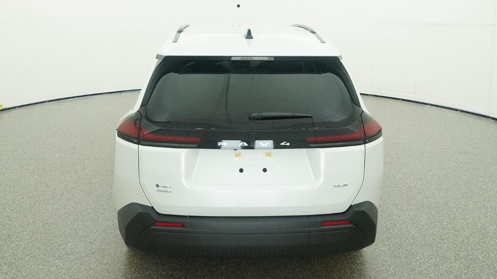 New 2026 Wind Chill Pearl Toyota XLE Premium image 21