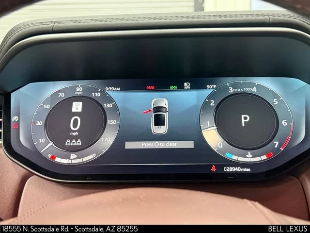 Used 2023  Land Rover SE Dynamic image 24