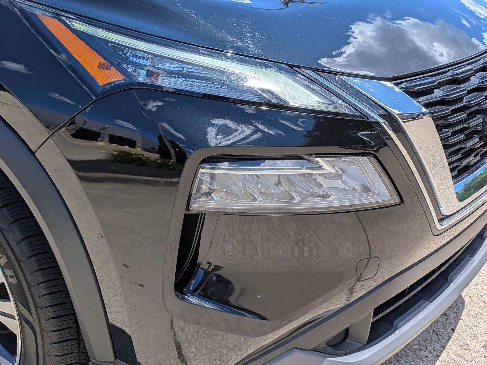 Certified Used 2021 Super Black Nissan SV image 36