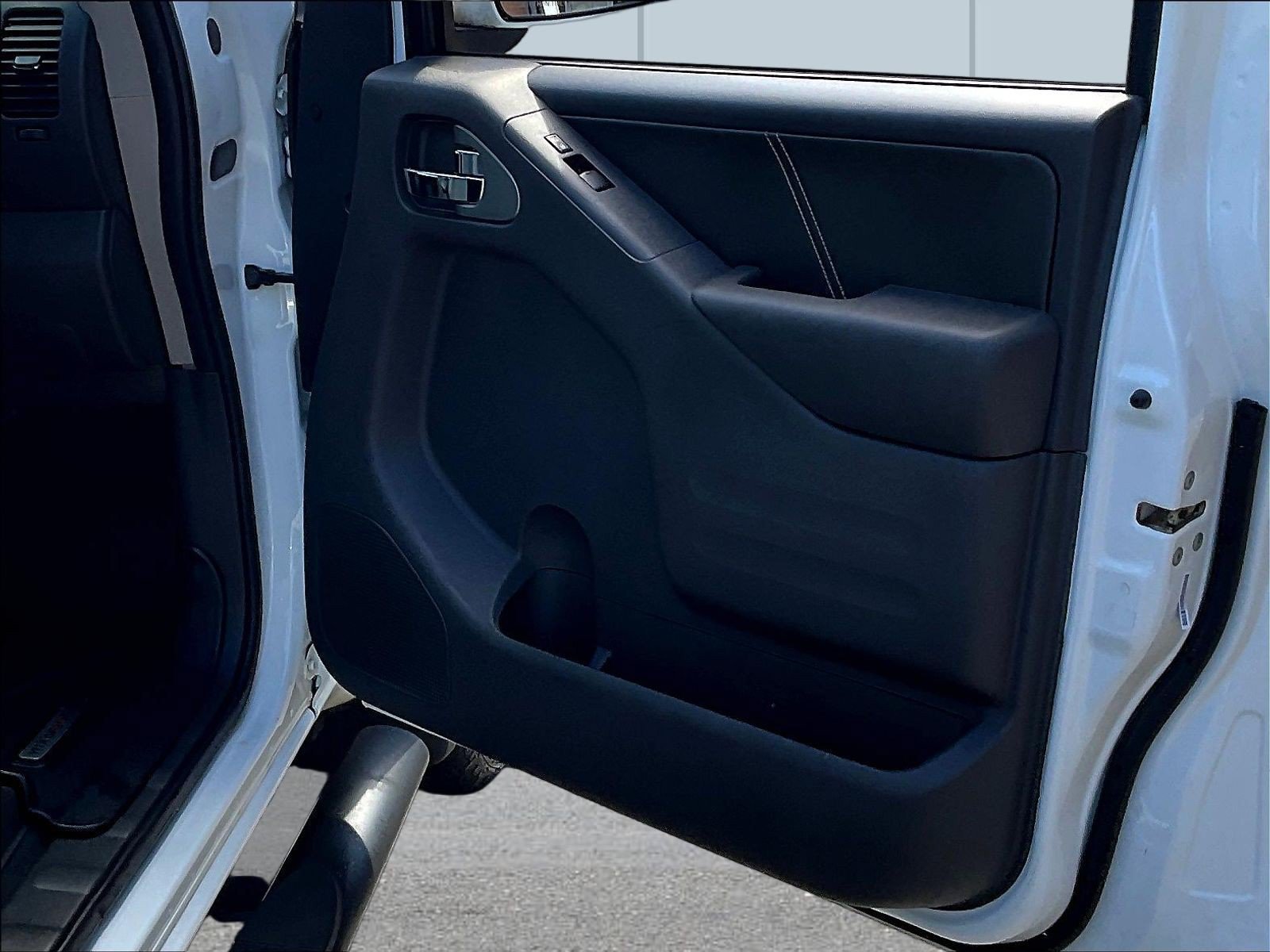 Certified Used 2020 White Nissan PRO-4X image 31