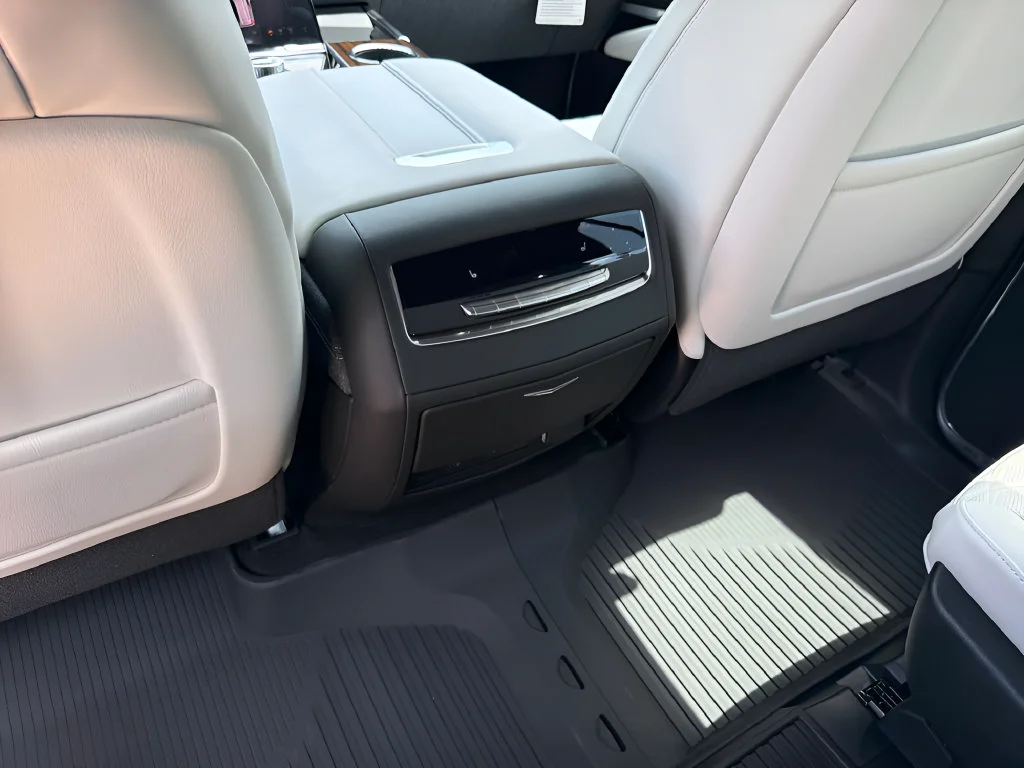 New 2026 Vibrant White Tricoat Cadillac Platinum Sport image 31