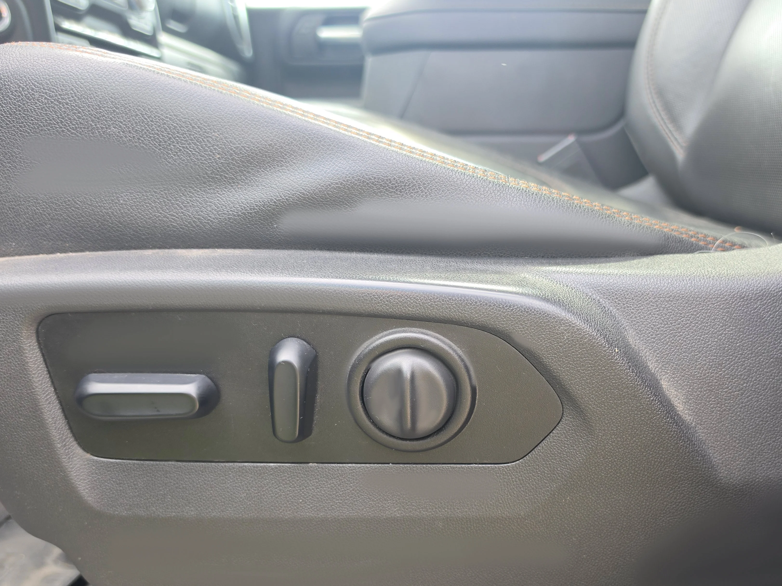 Used 2021 Dark Sky Metallic GMC AT4 image 4