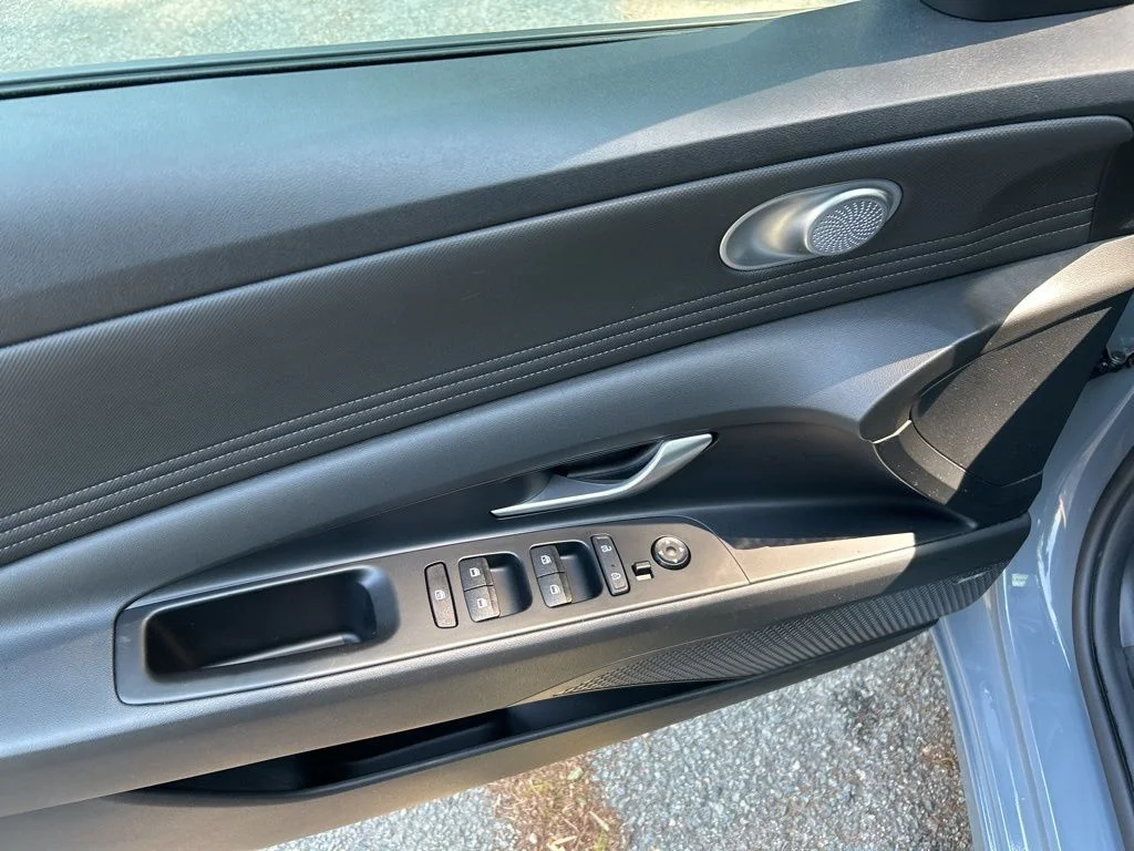 Used 2021 Gray Hyundai Limited image 14
