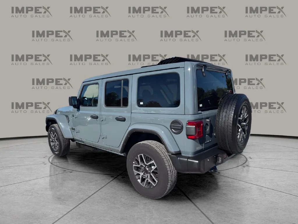 Used 2026 Gray Jeep Sahara image 3