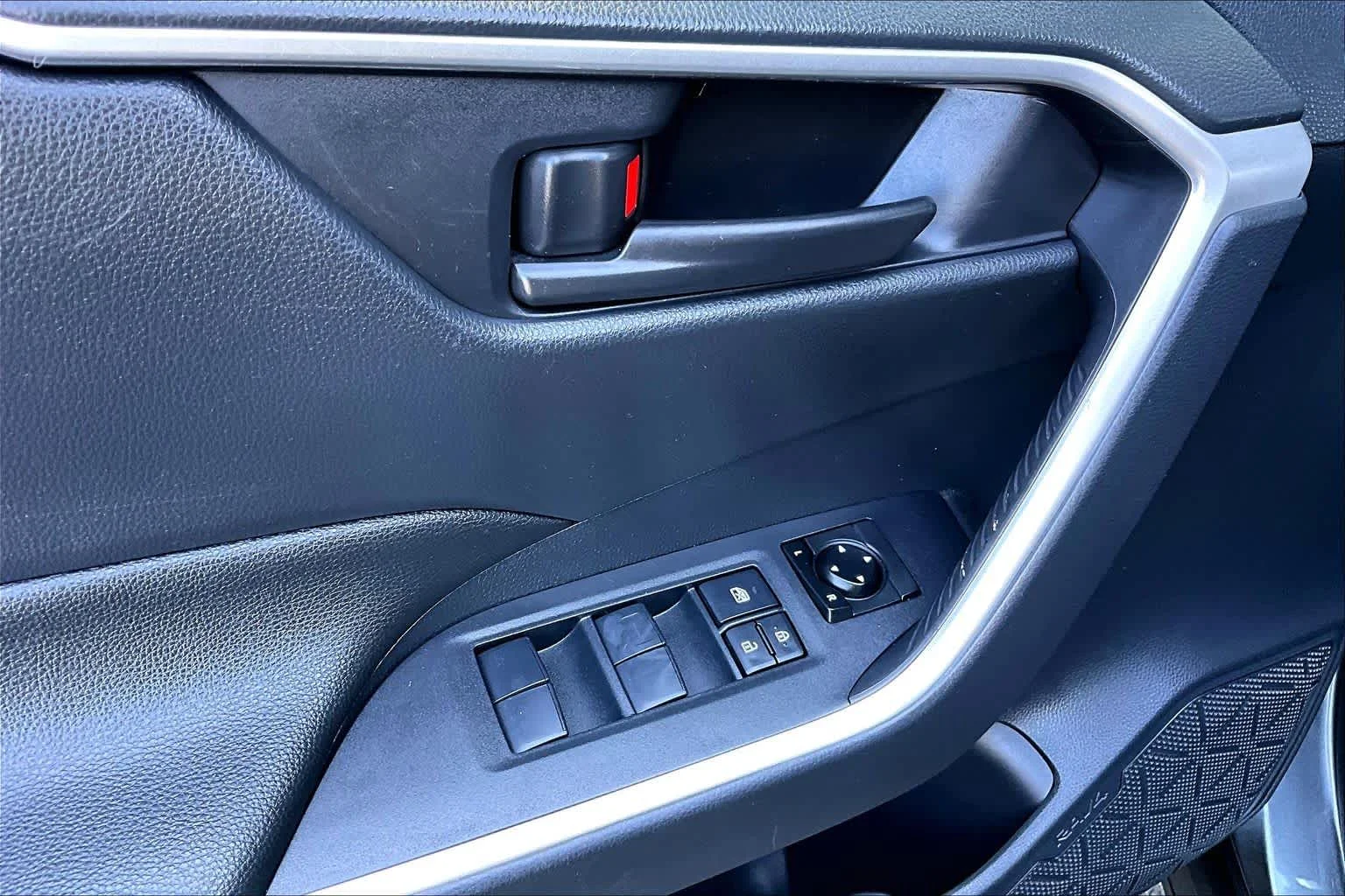 Certified Used 2019 Magnetic Gray Metallic Toyota LE image 31