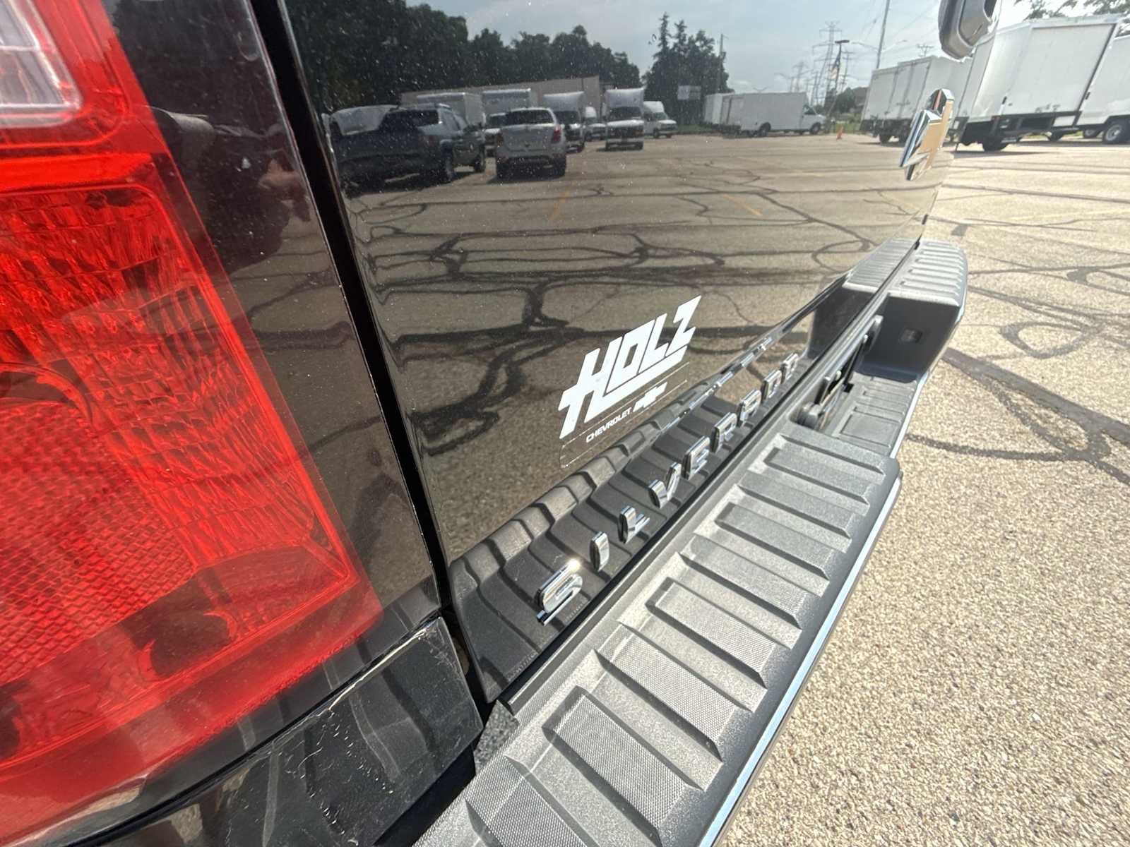 Used 2018 BLACK Chevrolet LT image 29