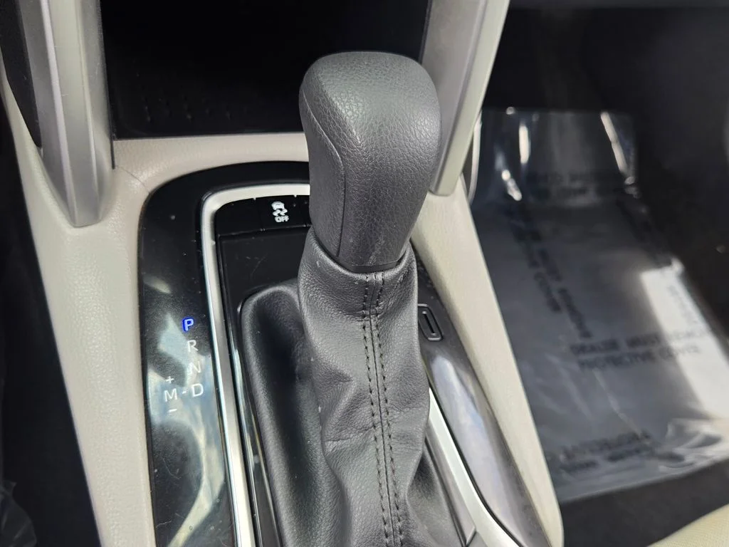 Used 2023 Silver Toyota L image 17