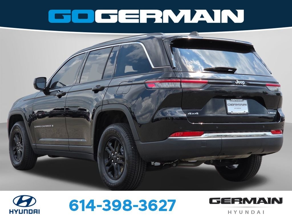 Used 2023 Black Jeep Laredo image 10
