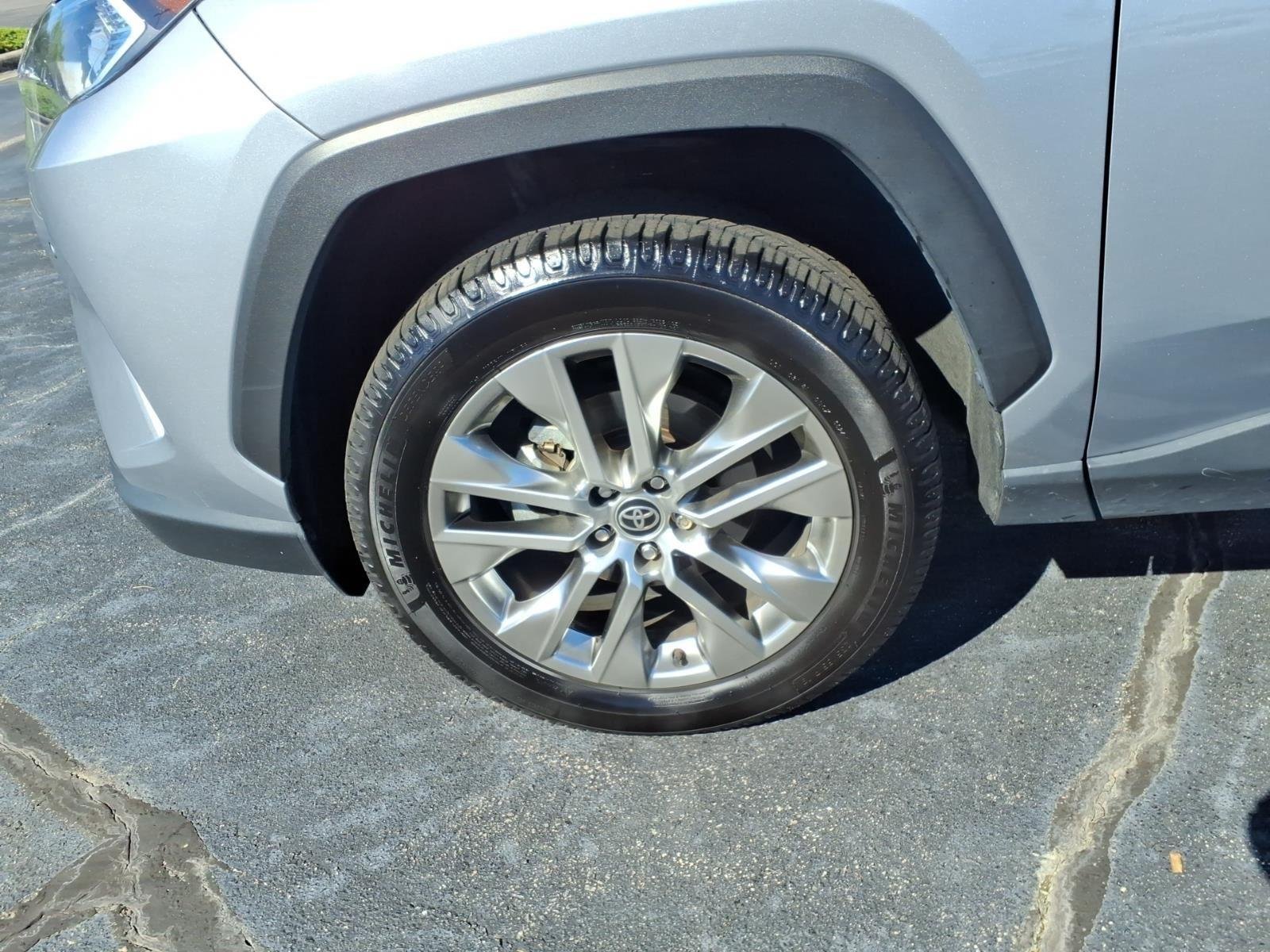 Used 2021 SILVER TOYOTA  image 14